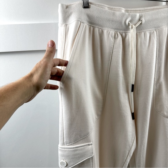 VRST Men’s Commuter Cargo Performance Joggers Pants Cream | Size Large - Picture 10 of 16